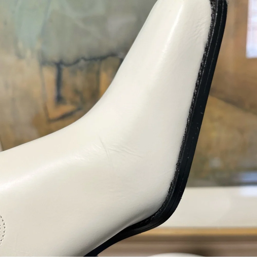 🌸VINCE CAMUTO 🌸 Sangeti Extra Wide Calf Boot Off White Size: 11W